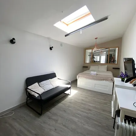 Like A Local Πανσιόν *